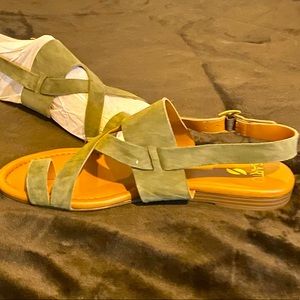 Brand NEW Franco Sarto sandals 🩴 size 10
